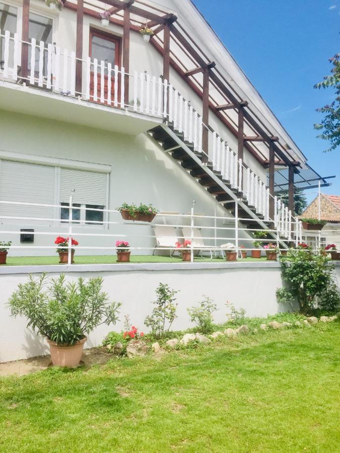 Lelle -kert Apartman 03 Balatonlelle Extérieur photo